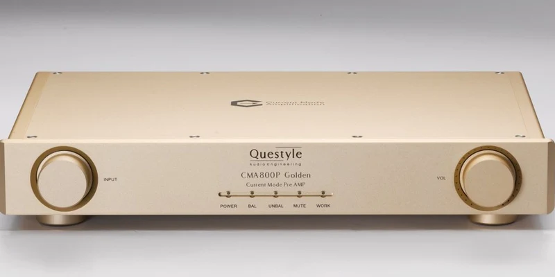 Questyle CMA 800P Golden Pre-amp Open Box