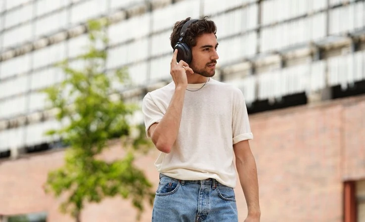 Sennheiser MOMENTUM 4 Wireless