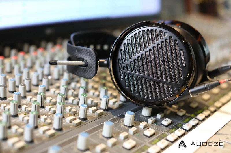 Audeze LCD-5 Open Box